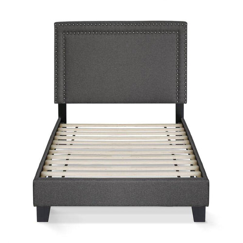 Cama Reona de Hanabi Living con estructura moderna y cabecera acolchada en color gris claro, para dormitorio elegante.