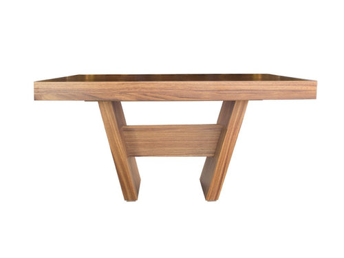 Mesa de comedor Hanabi Living con sillas blancas y diseño moderno para comedor elegante.