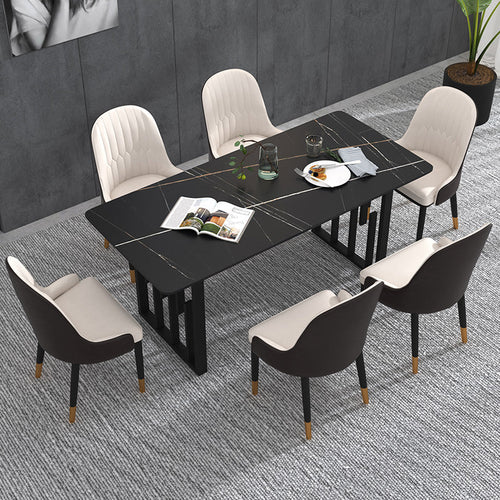Comedor Dairisaki de Hanabi Living con mesa y sillas modernas en un ambiente elegante y bien iluminado.