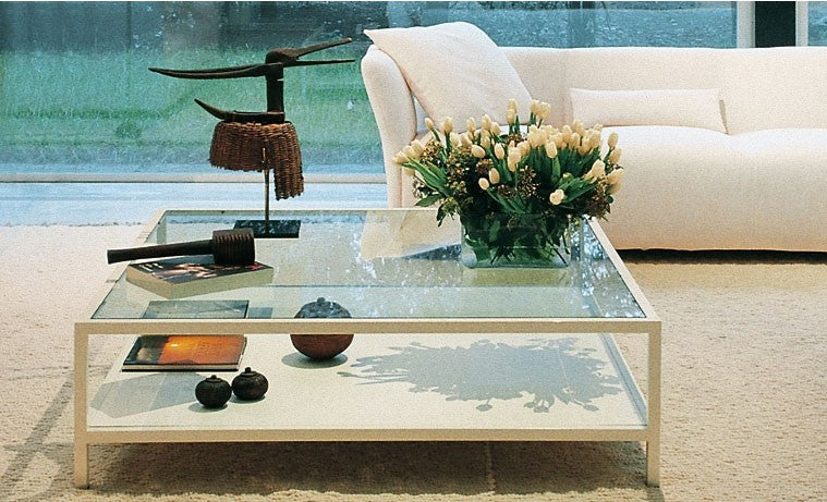 Mesa de centro cuadrada Hanabi Living Kesski con superficie de madera clara y diseño moderno para sala de estar.