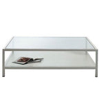 Mesa de centro cuadrada Kesski de Hanabi Living, con superficie de madera clara y diseño moderno para sala de estar.