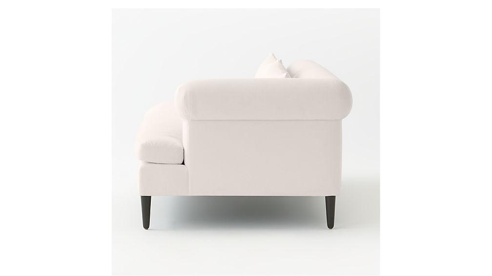 Sofá loveseat Ude Nashi de Hanabi Living con tapizado en tela gris, diseño moderno y cómodo para sala de estar.